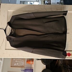 Under Armour Men's Dark Green Fitted Zipper Up Hoodie/Activewear, Large, Used